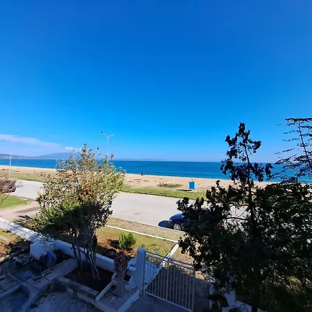 Blue Horizon * Nea Vrasna