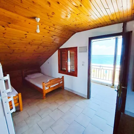 Blue Horizon Apartment *